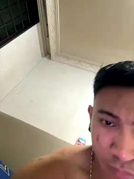 Snapshot of RoyDino chatting on October 15, 1:11 pm RoyDino online show from October 15, 1:11 pm