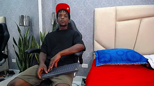 SkylerBigxxx online show from September 30, 4:28 am