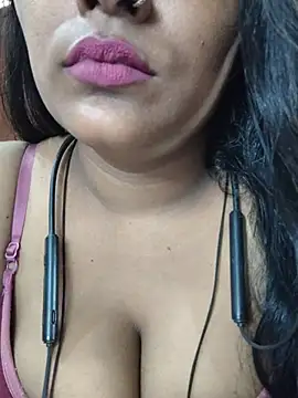 Jasmine Januja online show from July 16, 2:39 am