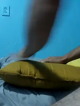 Snapshot of elflacodel25 chatting on September 18, 2:35 am elflacodel25 online show from September 18, 2:35 am