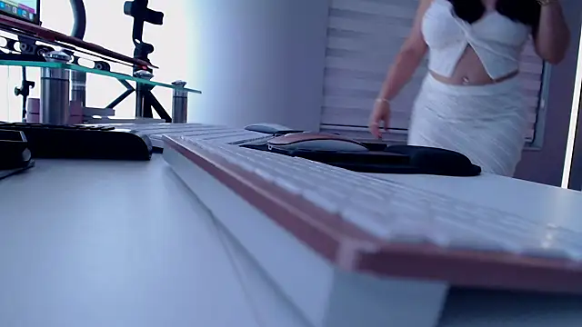 theofficialsophiasanchez online show from April 10, 1:33 am