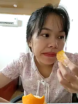 Snapshot of CicumBae chatting on October 23, 3:06 am CicumBae online show from October 23, 3:06 am