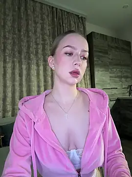 MissOyee online show from February 25, 7:34 pm