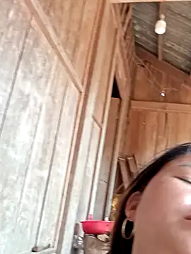 emly-xinh18 online show from October 13, 6:46 am