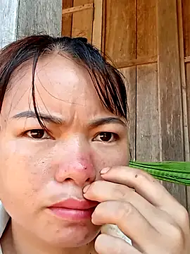 emly-xinh18 online show from October 20, 2:56 am