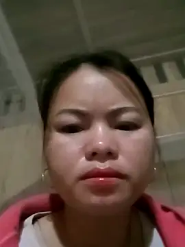 emly-xinh18 online show from November 20, 7:02 pm