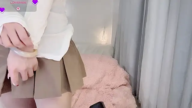 Snapshot of ai-ai-mi chatting on February 27, 1:11 pm ai-ai-mi online show from February 27, 1:11 pm