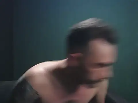 Snapshot of guesswhatbitch chatting on September 24, 11:52 pm guesswhatbitch online show from September 24, 11:52 pm