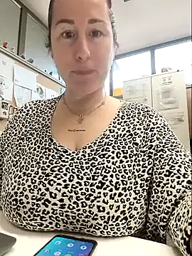 bichota85 online show from February 10, 12:31 pm