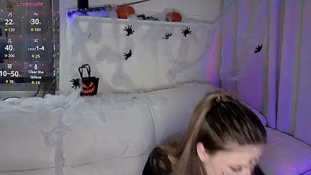  Lua   online show from October 28, 7:05 pm