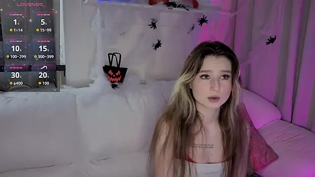  Lua   online show from October 30, 7:14 pm