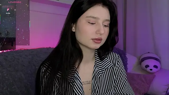  Lua   online show from April 6, 3:04 am