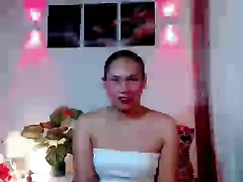 Snapshot of Your_ultimateloverxx chatting on February 18, 11:33 pm Your ultimateloverxx online show from February 18, 11:33 pm