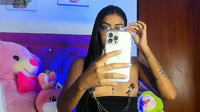 dahiiangomezz online show from October 1, 7:58 am