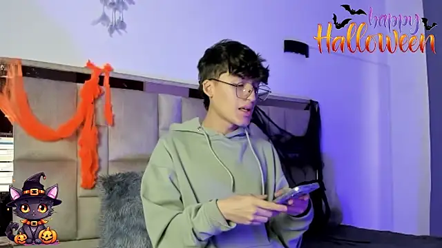 Snapshot of bellmontneon chatting on October 30, 11:22 am bellmontneon online show from October 30, 11:22 am