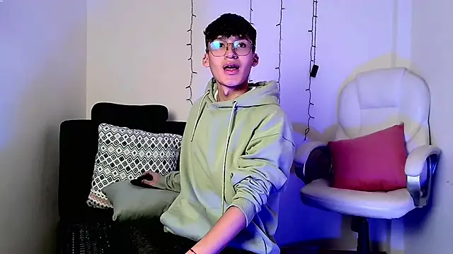 Snapshot of bellmontneon chatting on November 4, 11:09 am bellmontneon online show from November 4, 11:09 am