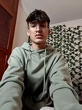 Snapshot of bellmontneon chatting on November 13, 12:15 pm bellmontneon online show from November 13, 12:15 pm