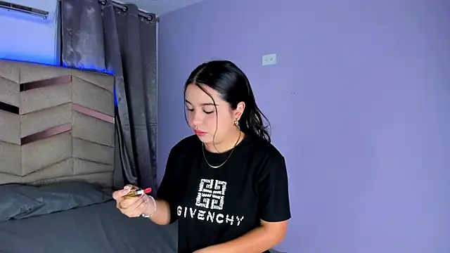 LunaWiill  online show from December 2, 12:21 pm