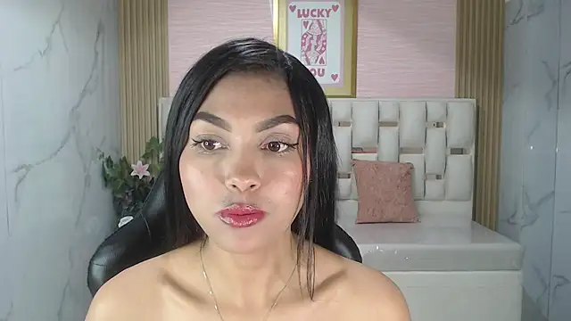 lissandra s online show from November 21, 8:18 pm