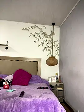 Snapshot of Daphnee-x chatting on December 18, 11:05 am Daphnee-x online show from December 18, 11:05 am