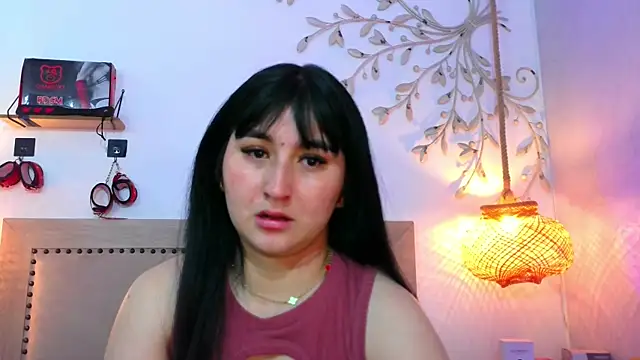 Snapshot of Daphnee-x chatting on December 22, 11:29 am Daphnee-x online show from December 22, 11:29 am