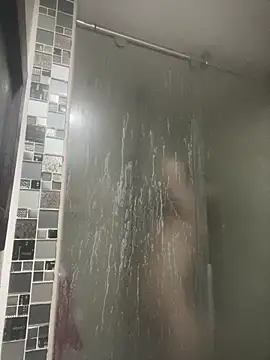 Snapshot of Daphnee-x chatting on February 15, 7:10 pm Daphnee-x online show from February 15, 7:10 pm