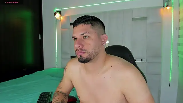 Snapshot of Jacob19_ chatting on September 19, 12:06 pm Jacob19  online show from September 19, 12:06 pm