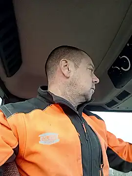 hugoboys4576 online show from December 18, 8:20 am