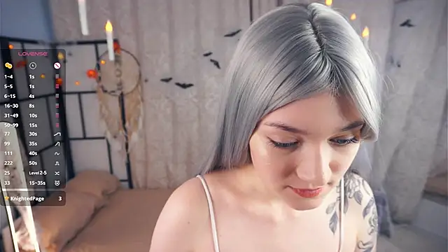 JinnySitts online show from October 31, 8:43 pm