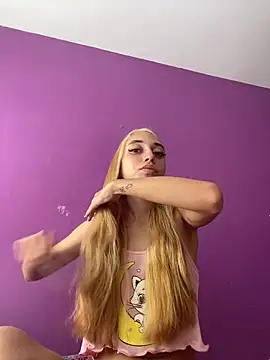 loirinhaaa online show from April 11, 12:53 pm