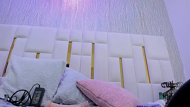 mia vy online show from June 5, 3:02 am