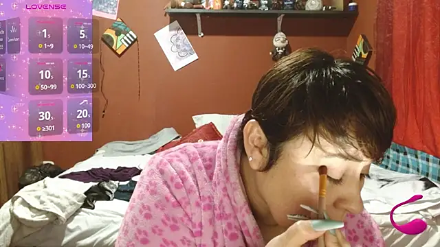 Snapshot of Sasharosee2 chatting on October 10, 12:04 pm Sasharosee2 online show from October 10, 12:04 pm