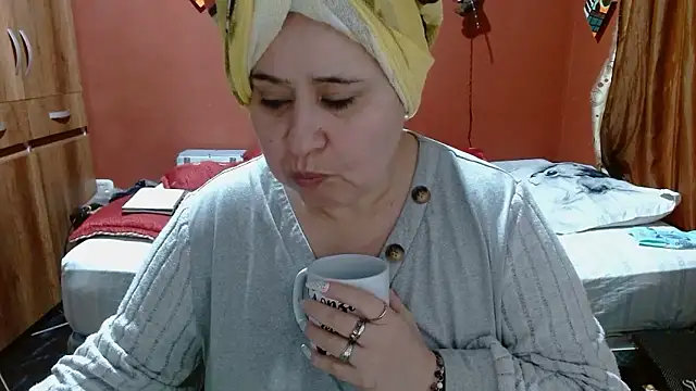 Snapshot of Sasharosee2 chatting on January 10, 12:07 pm Sasharosee2 online show from January 10, 12:07 pm