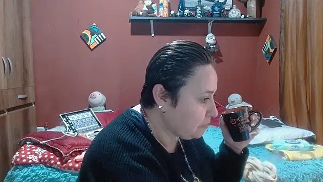 Snapshot of Sasharosee2 chatting on February 18, 1:18 pm Sasharosee2 online show from February 18, 1:18 pm