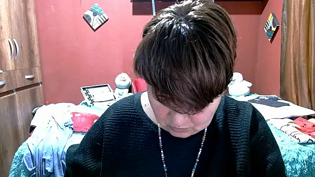 Snapshot of Sasharosee2 chatting on February 19, 1:29 pm Sasharosee2 online show from February 19, 1:29 pm