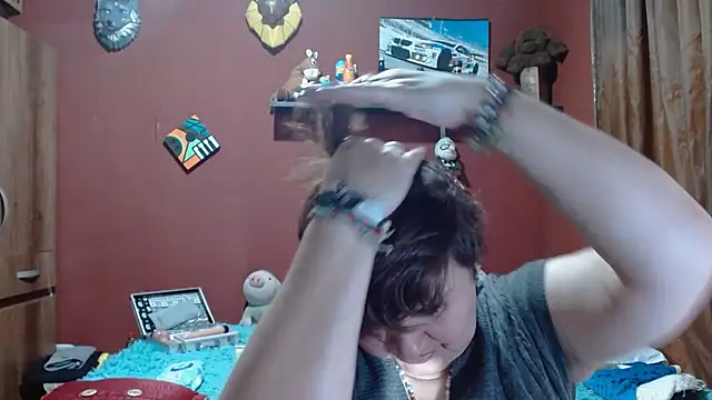 Snapshot of Sasharosee2 chatting on February 24, 7:56 pm Sasharosee2 online show from February 24, 7:56 pm