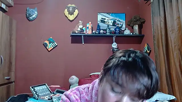 Snapshot of Sasharosee2 chatting on February 25, 1:21 pm Sasharosee2 online show from February 25, 1:21 pm