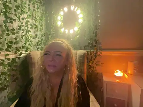 BonnyDesire online show from October 1, 6:36 pm