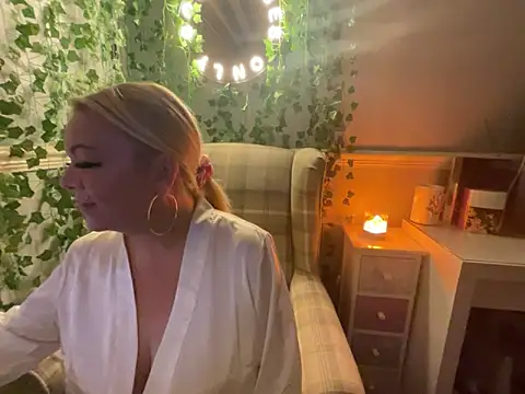 BonnyDesire online show from November 20, 7:57 pm