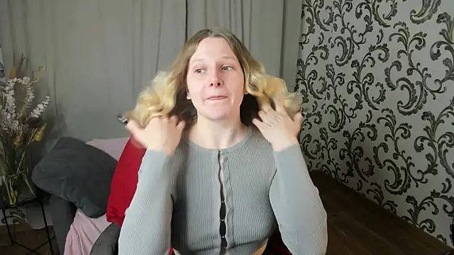  Velvet peach  online show from November 29, 10:18 am