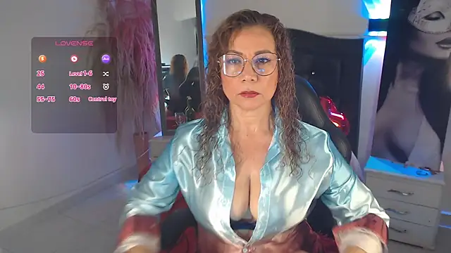 Jademommy  online show from February 23, 8:50 pm