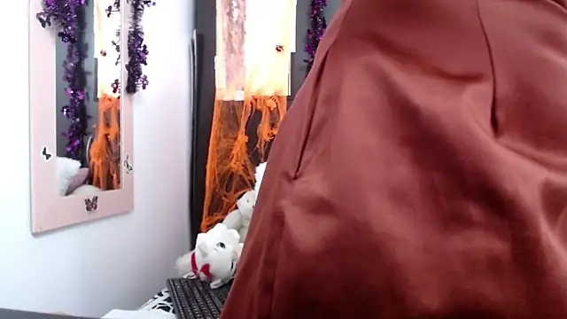 Snapshot of camilavargas_ chatting on October 18, 9:48 pm camilavargas online show from October 18, 9:48 pm