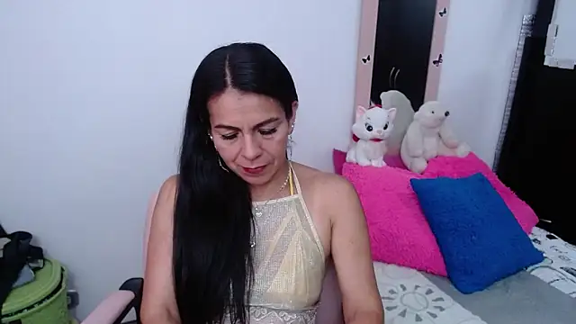 Snapshot of camilavargas_ chatting on November 29, 10:02 pm camilavargas online show from November 29, 10:02 pm