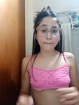 Snapshot of linameii chatting on October 16, 1:06 am linameii online show from October 16, 1:06 am