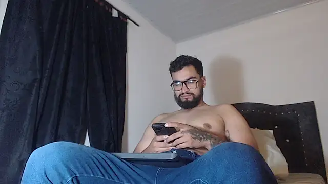 Chrys harris77 online show from April 8, 11:05 pm