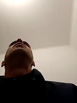 Deffnot7777 online show from November 19, 10:32 pm