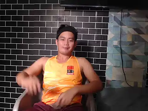 Snapshot of Newt4U chatting on November 18, 2:17 am Newt4U online show from November 18, 2:17 am