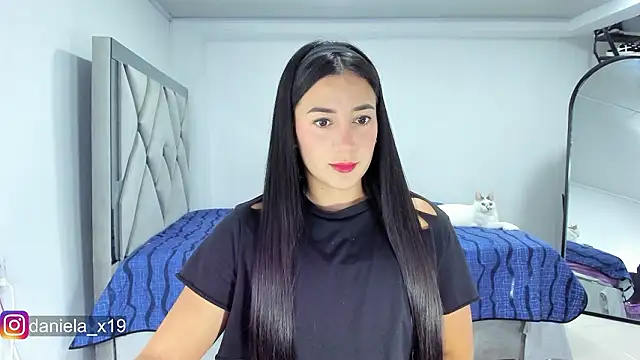 Snapshot of Daniela_x19 chatting on February 7, 1:31 am Daniela x19 online show from February 7, 1:31 am