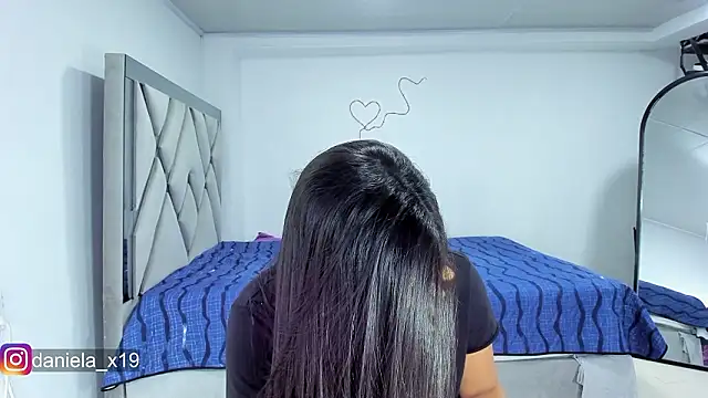 Snapshot of Daniela_x19 chatting on February 18, 12:39 am Daniela x19 online show from February 18, 12:39 am