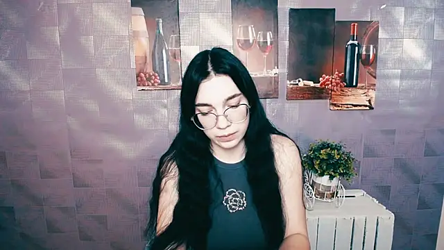 Snapshot of MiraBabe_ chatting on September 22, 8:16 am MiraBabe  online show from September 22, 8:16 am